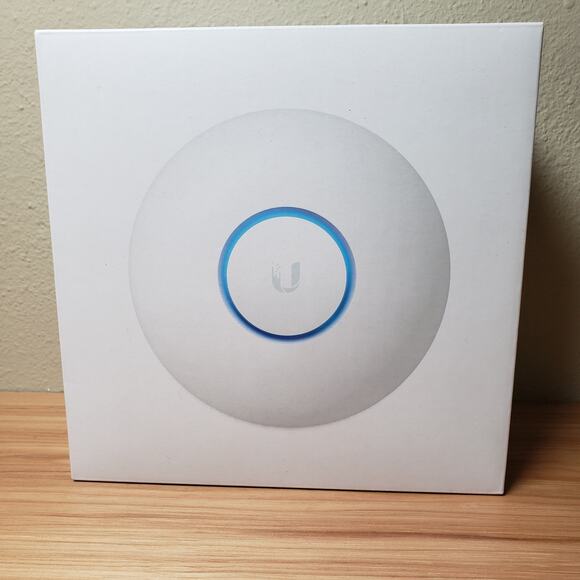Ubiquiti Network niFi nanoHD Access Point White Wifi Internet Compact New in Box - Picture 1 of 8